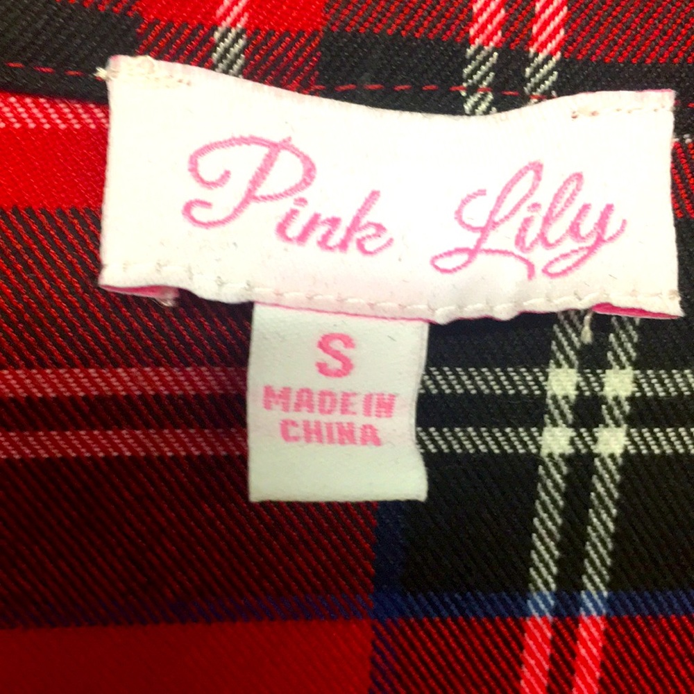 Women’s size small Pink Lily front button sleep shirt. Like new - Picture 2 of 2